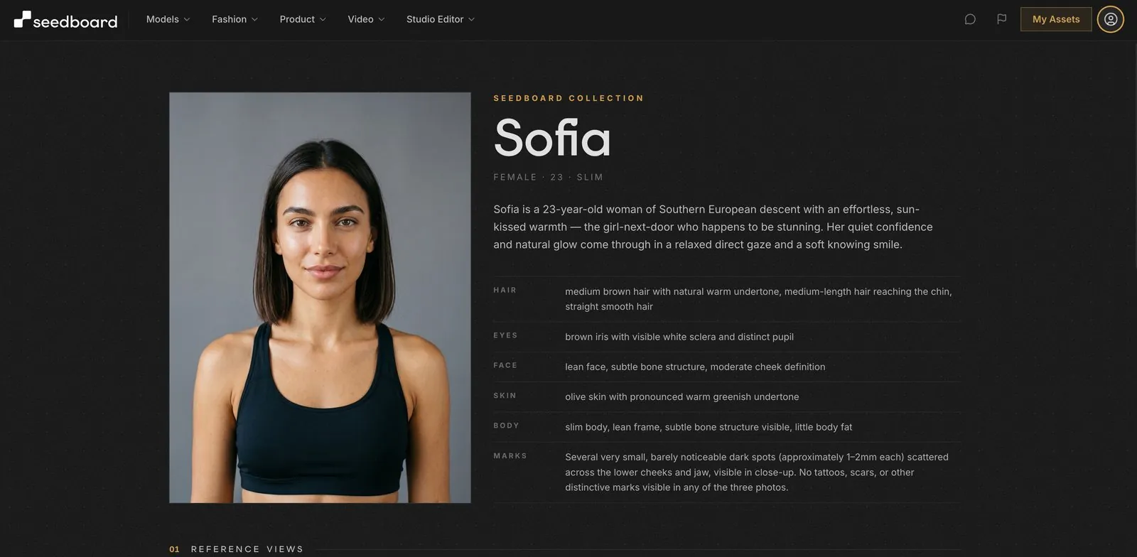 Pagina di una modella virtuale su Seedboard: il ritratto principale e la descrizione dei tratti (capelli, occhi, viso, pelle, corporatura)